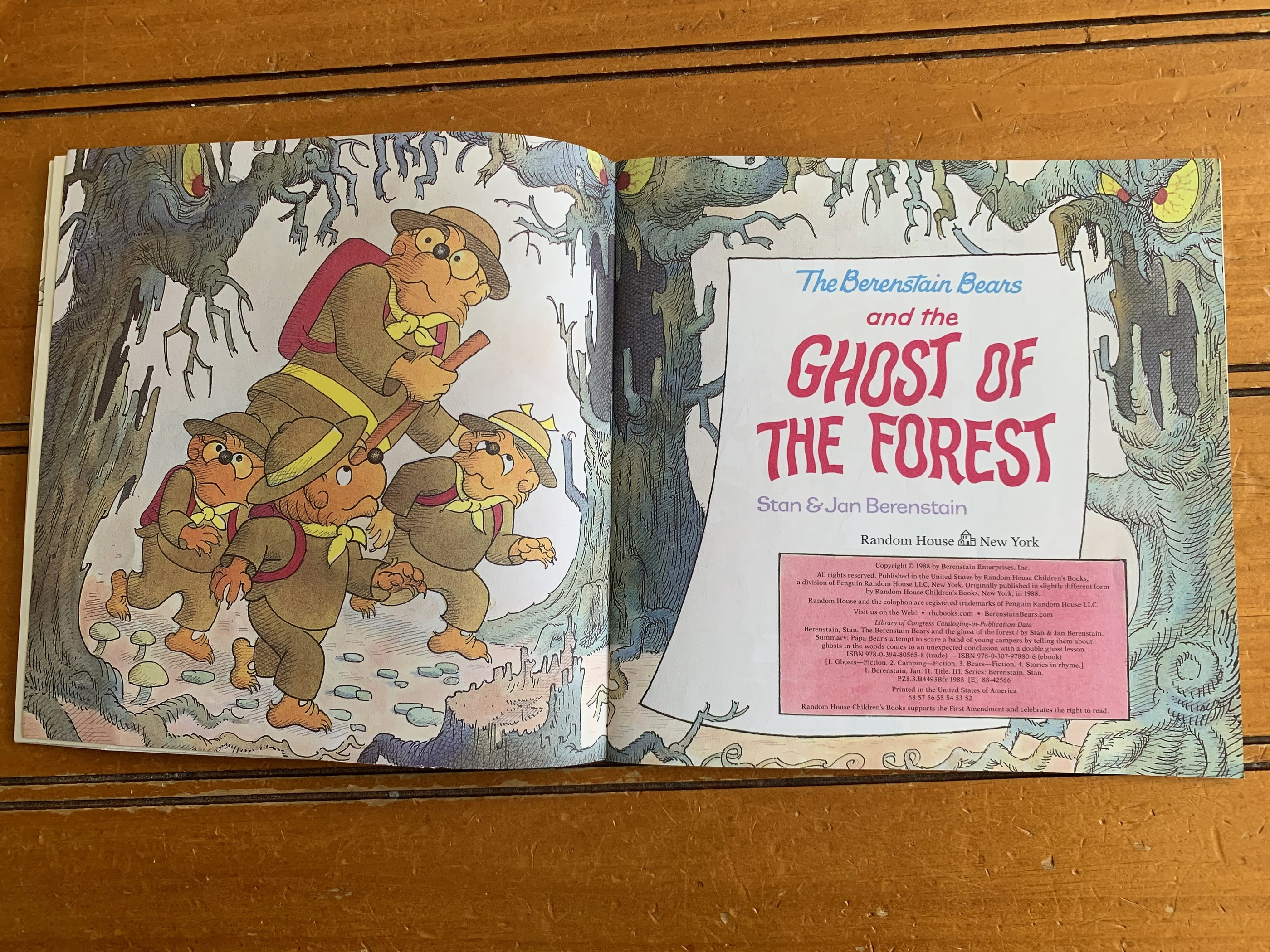 The Berenstain Bears and the Ghost of the Forest — the title-page spread