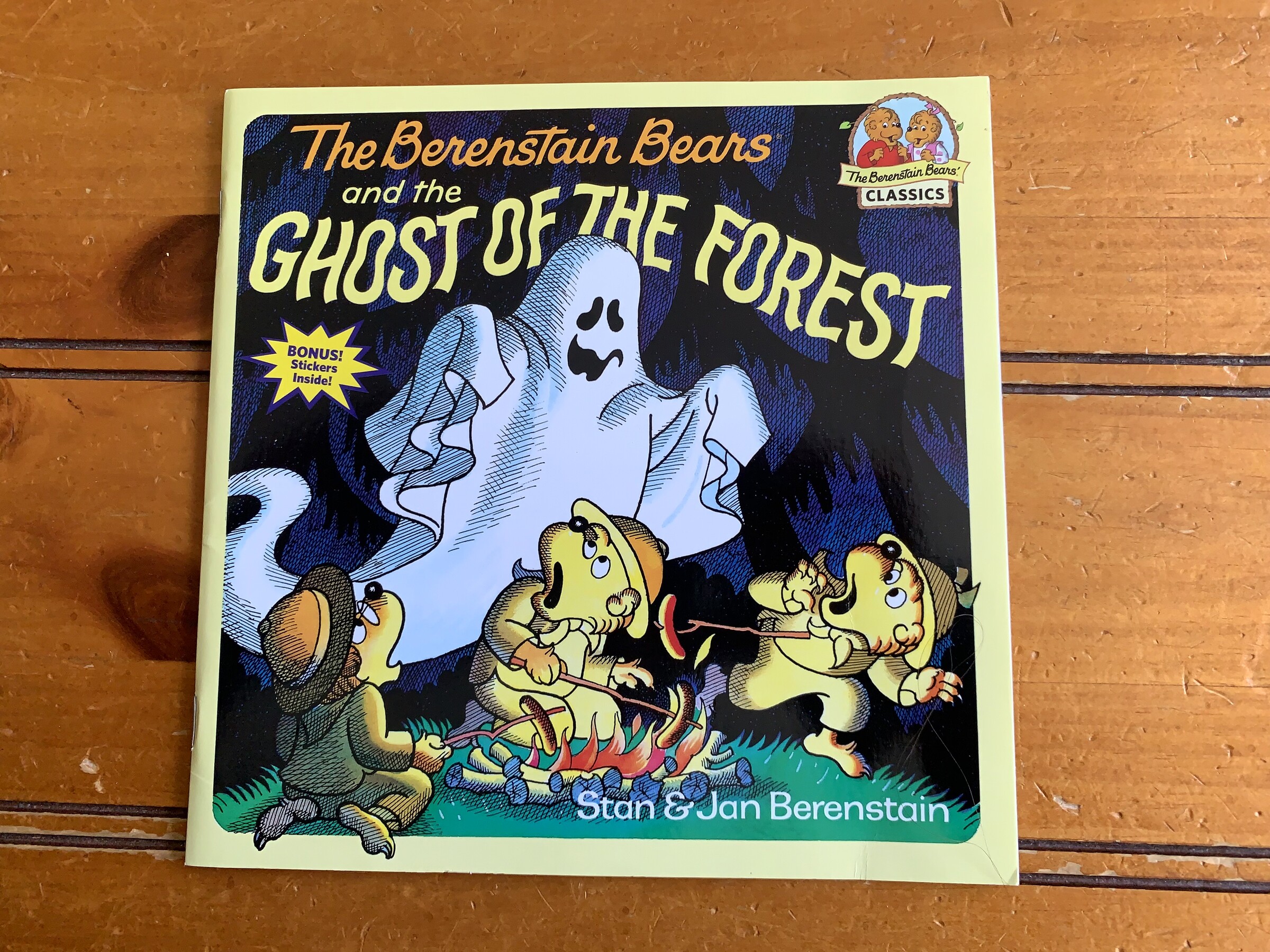 The cover of The Berenstain Bears and the Ghost of the Forest