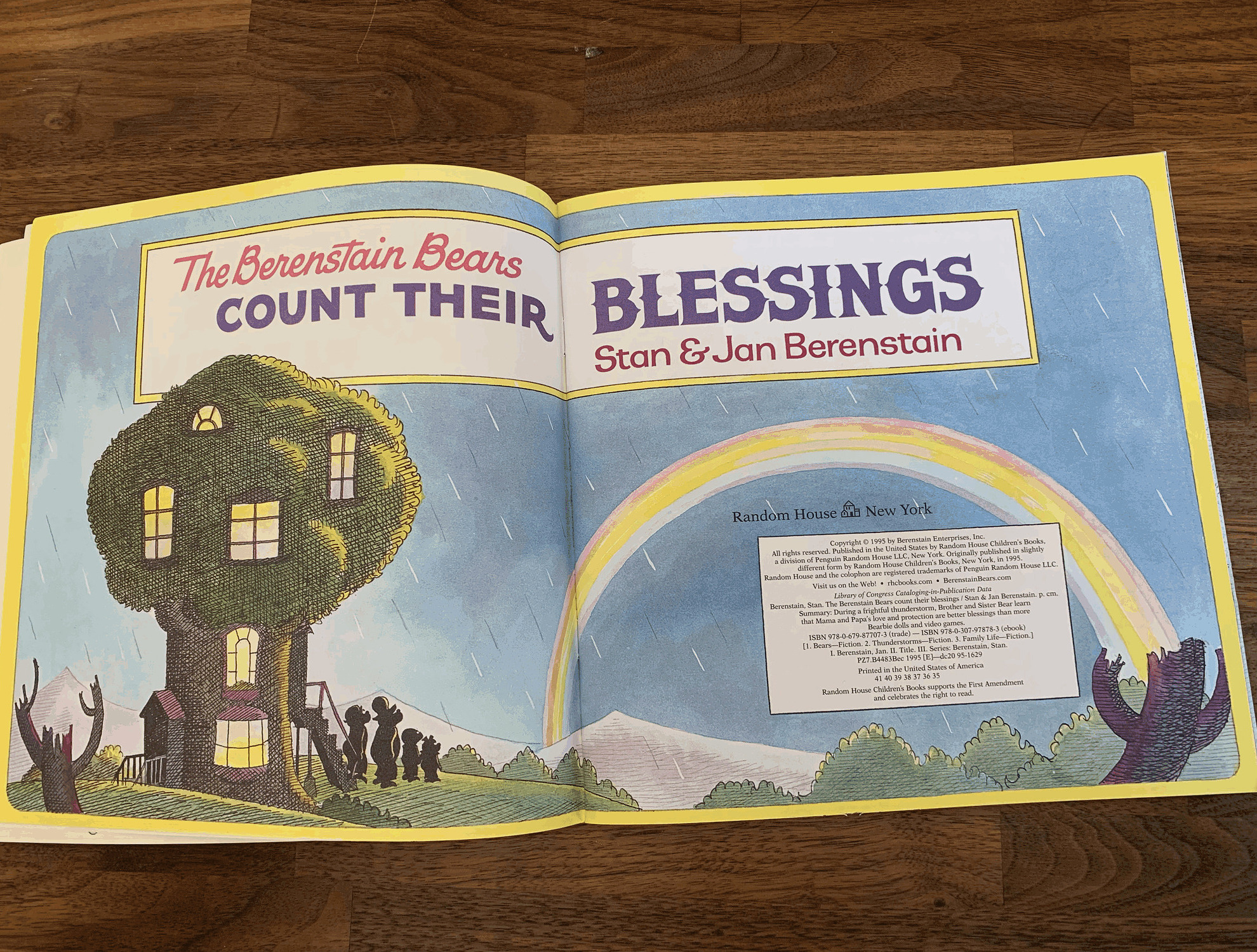 The Berenstain Bears Count Their Blessings: the title-page spread