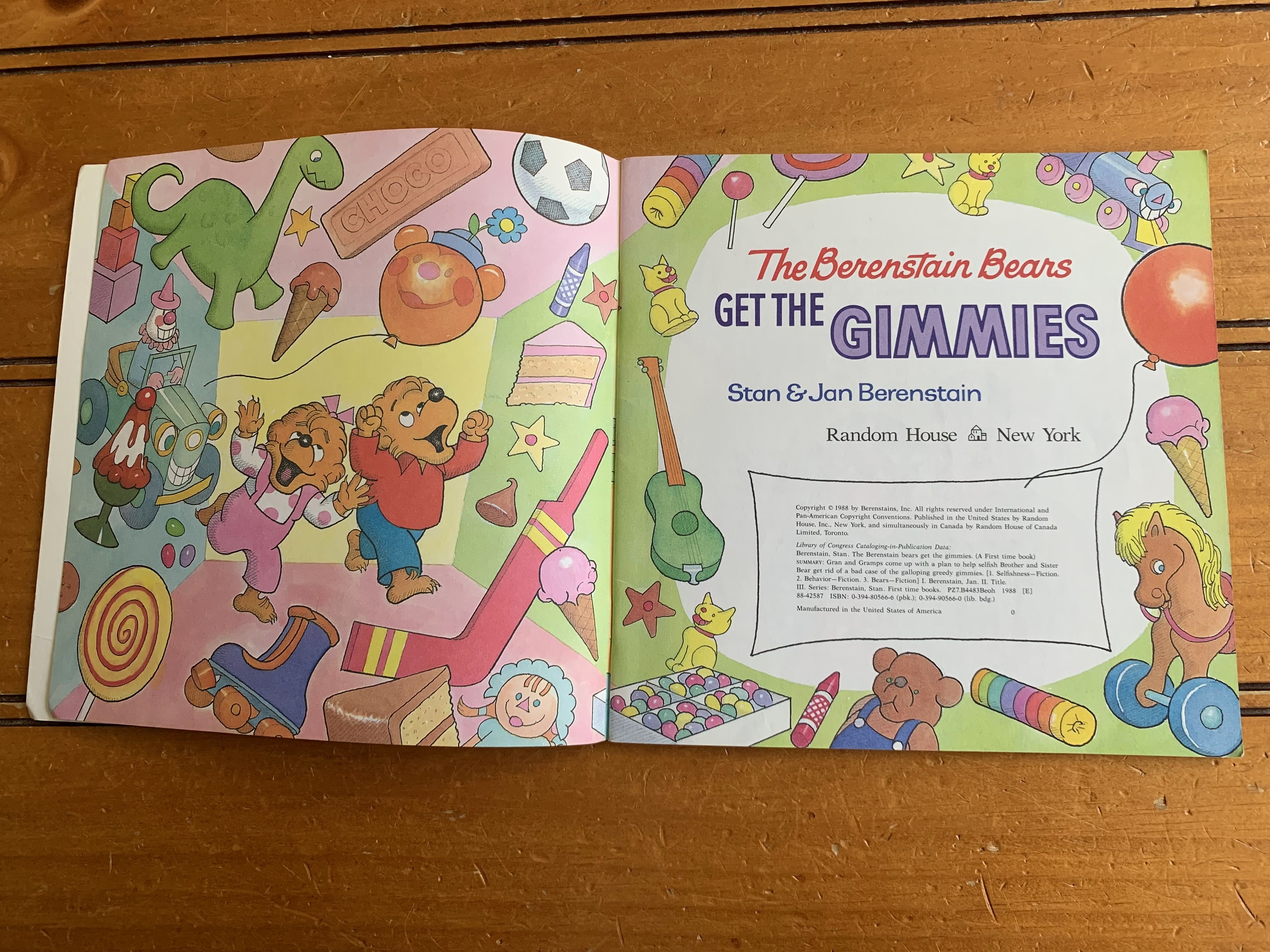 The Berenstain Bears Get the Gimmies — the title-page spread