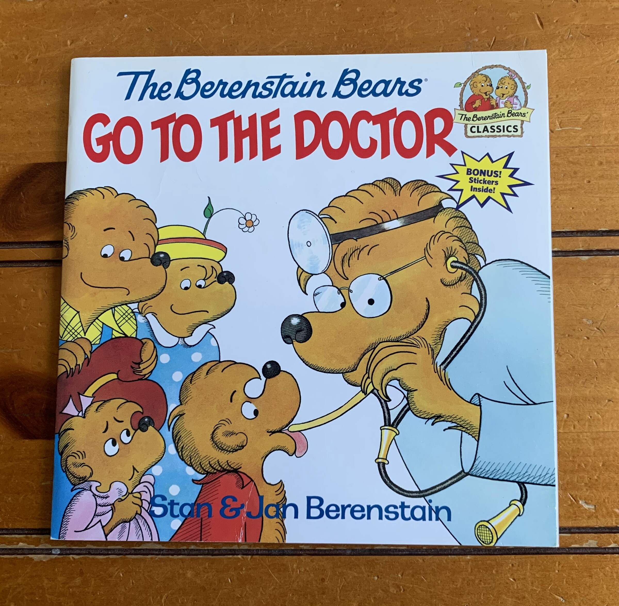 The cover of The Berenstain Bears Go to the Doctor