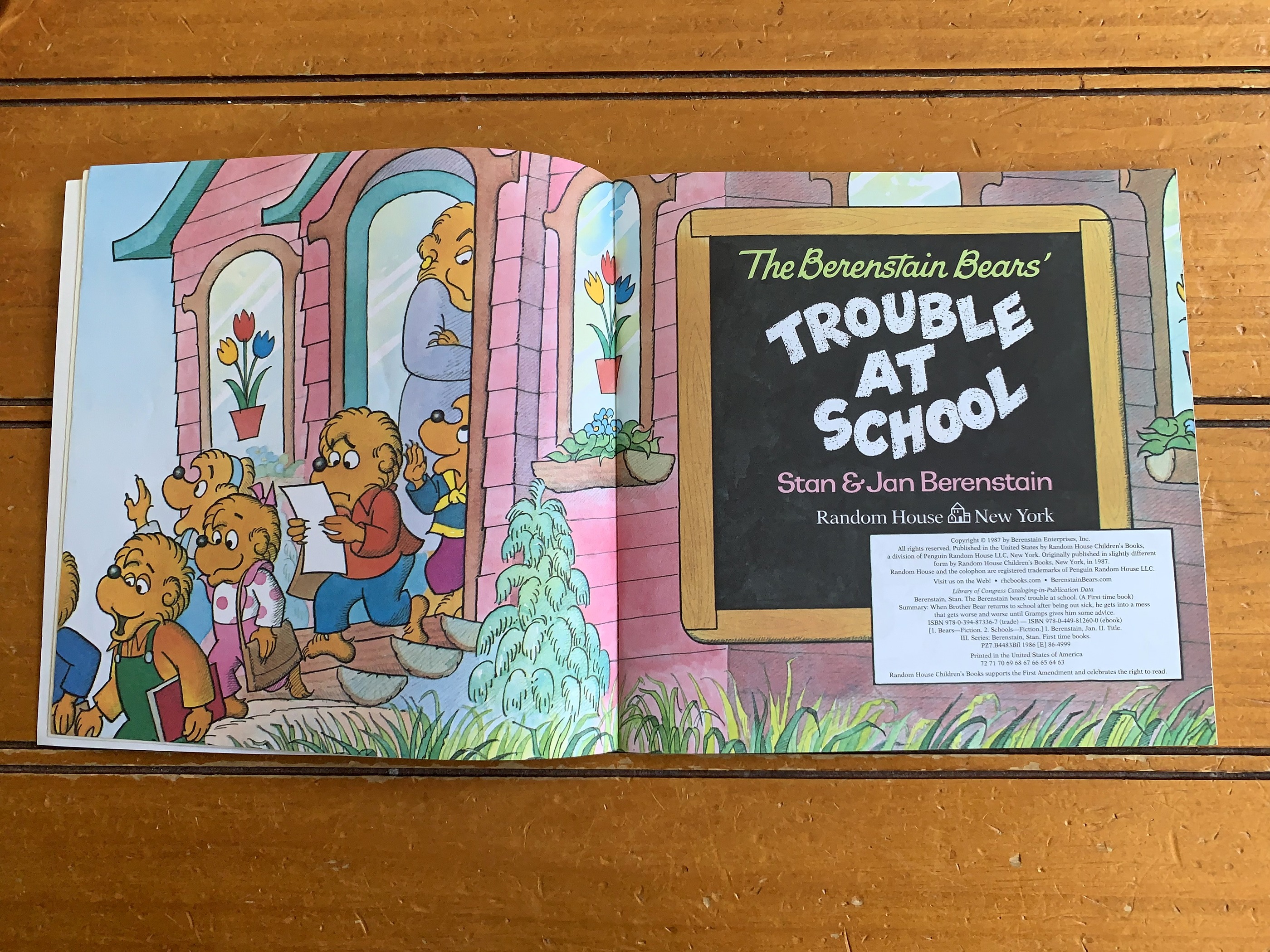 The Berenstain Bears' Trouble at School — the title-page spread